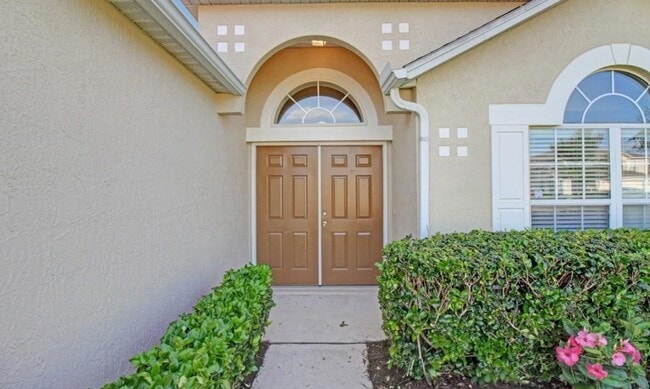 Photo - 90 Reeding Ridge Dr E