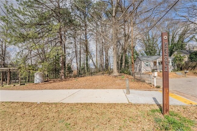 Photo - 1181 Fenwood St SW
