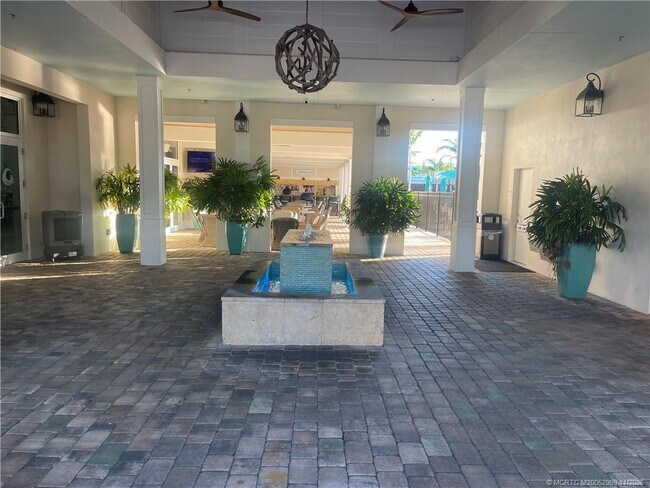 Photo - 118 NE Bay Dr