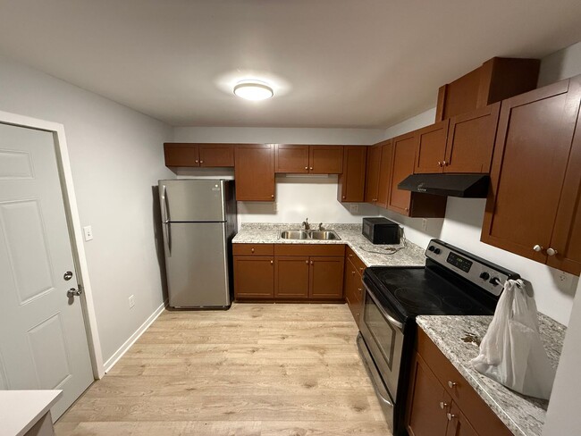 555-565 N Kent St - 555-565 N Kent St Apartment Unit 202