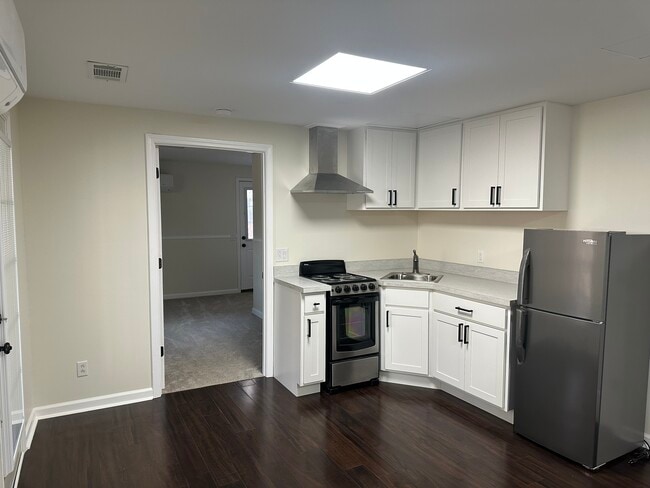 Building Photo - 546 Matthew Dr