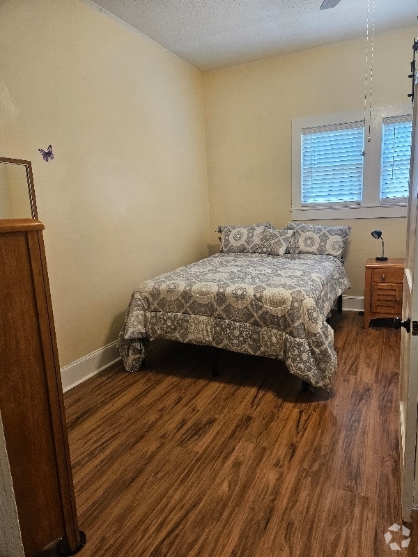 Building Photo - 608 Central Dr NW Rental