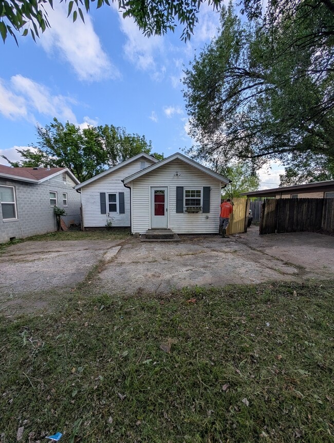 Photo - 1318 W Huntsville Ave
