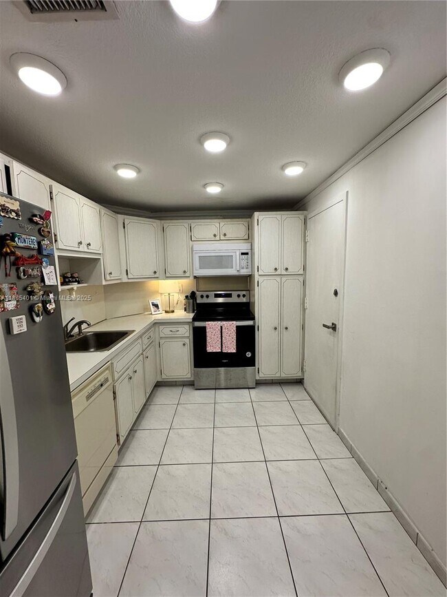 Photo - 300 Bayview Dr Unit 1209