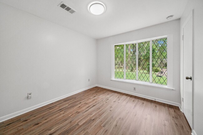 Photo - 2019 N Thompson St Unit A