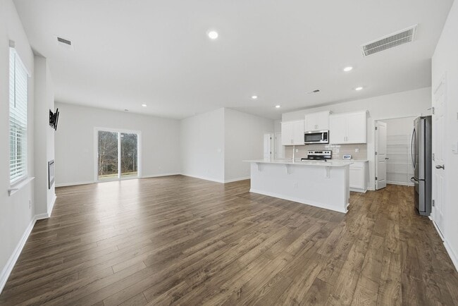 Photo - Spacious 5-Bedroom Home for Rent in The Falls – Modern, Comfortable, and Move-In Ready