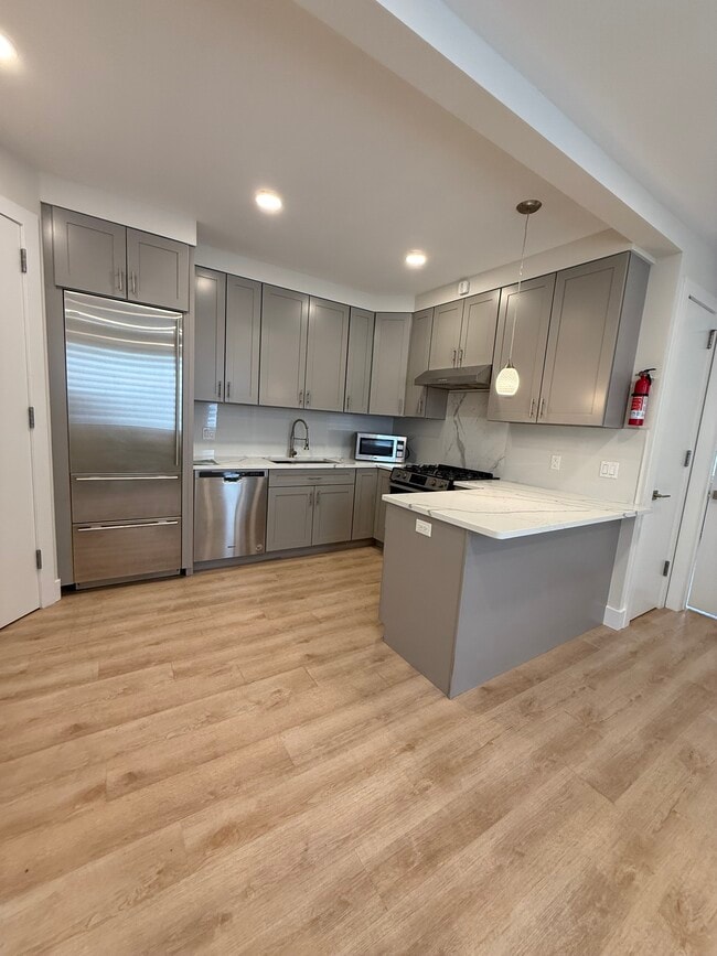 Building Photo - 80 Charles St Unit 1 Rental