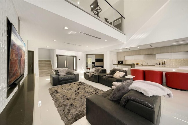 Building Photo - 11839 Highland Pl