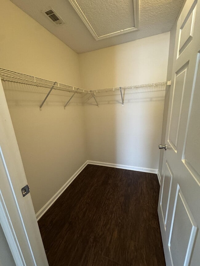 2 bedroom 2 bath condo with nature view.