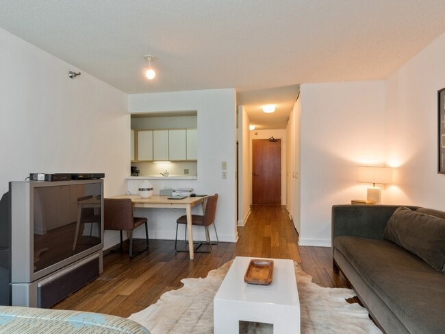 Photo - 480 N McClurg Ct Unidad 1007