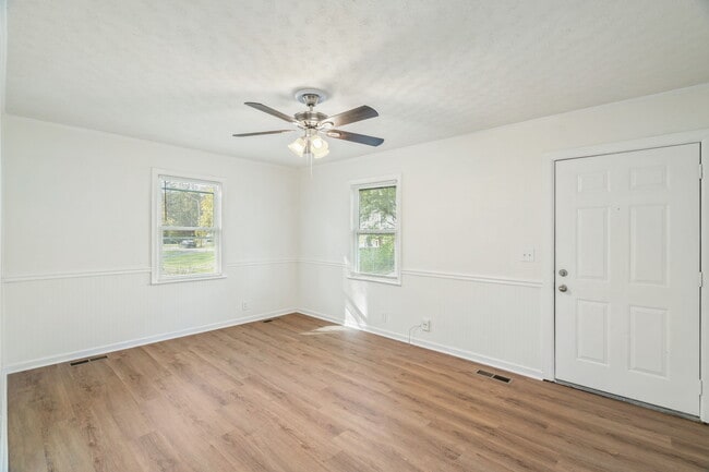 Photo - 2324 Greenfield Ln