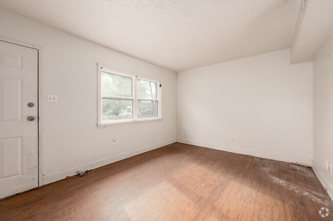 2BR, 1BA - 830SF - Living Room - Twin Hills