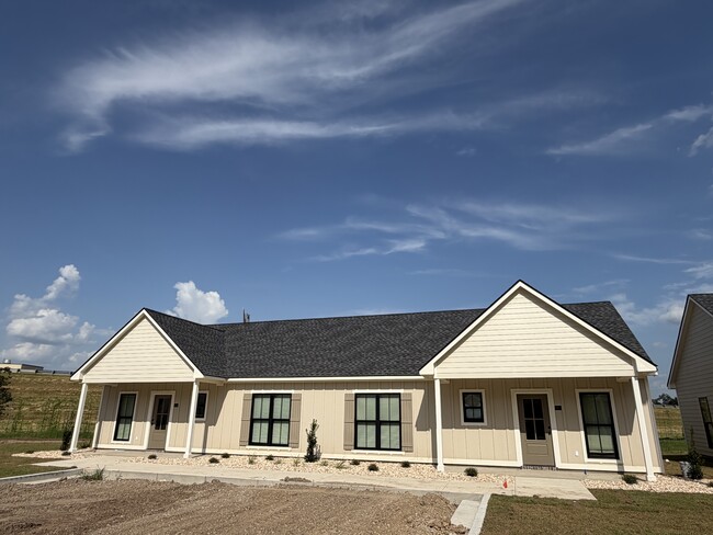 Full Duplex Building - Stone's Village