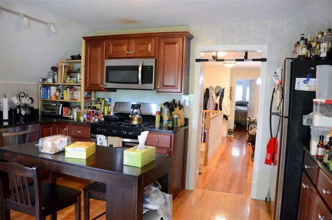 Photo - 217 Willow Ave Apartments Unit 3