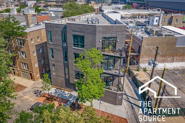 Photo - 1051 W Cornelia Ave