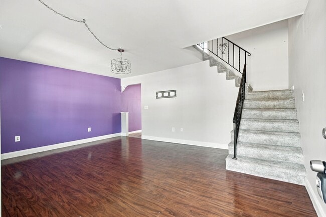 Photo - 1008 Cloverton Dr