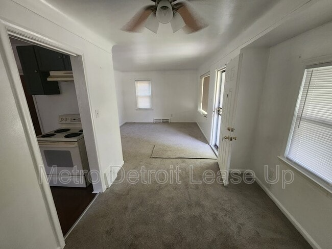 Photo - 19455 Avon Ave