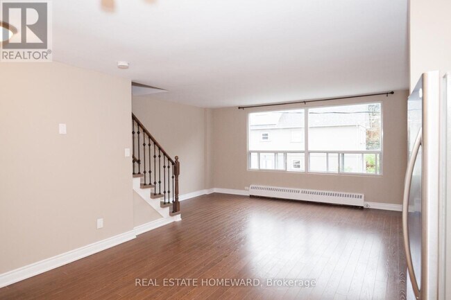 Photo - 920 Pape Ave