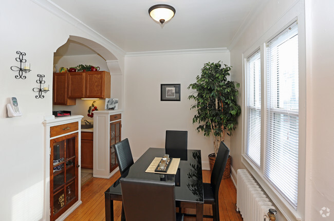 Interior Photo - Himount Gardens Rental