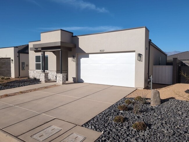 Photo - Modern Comfort Meets Effortless Living in Long Valley!