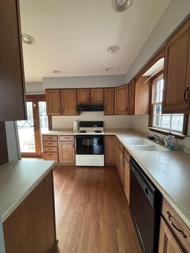 Kitchen - 2509 Covert Ave