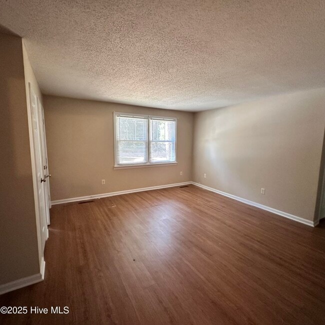 Photo - 127 E New Jersey Ave