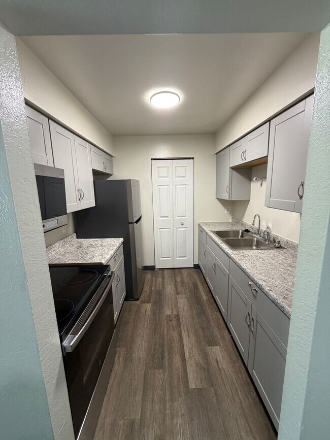 Photo - 305 W Locust St Unit 17