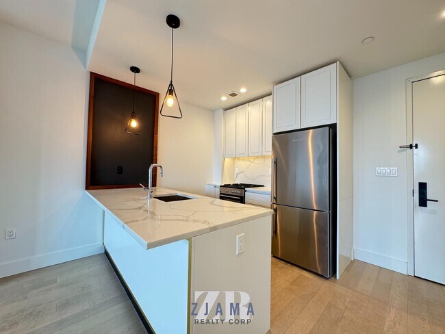 Building Photo - 635 4th Ave Unit 406 Rental