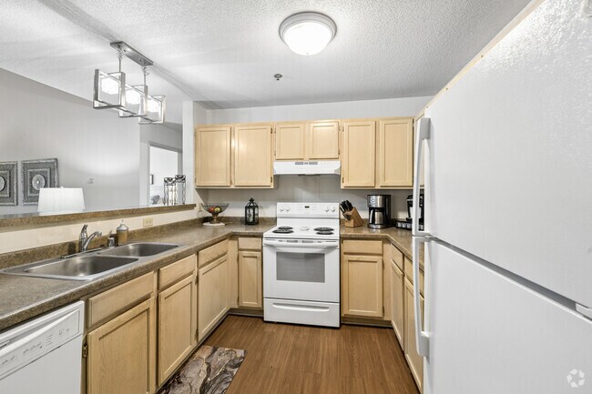 2BR, 2BA - 1,606SF - Kitchen - The Overlook
