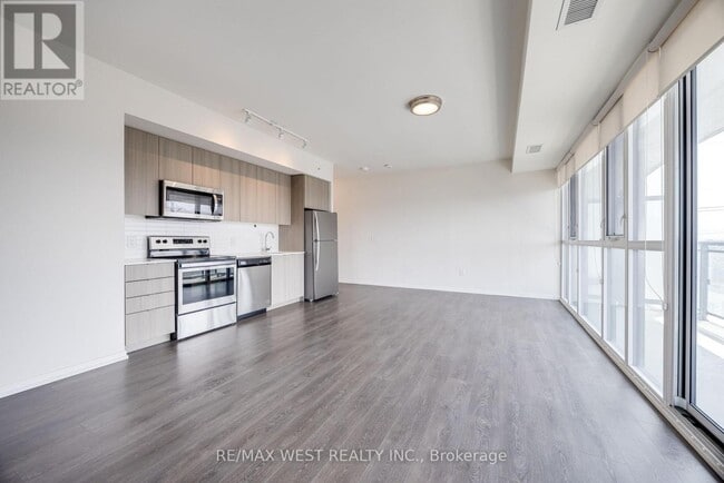 Photo - 3237 Bayview Ave Unit 902