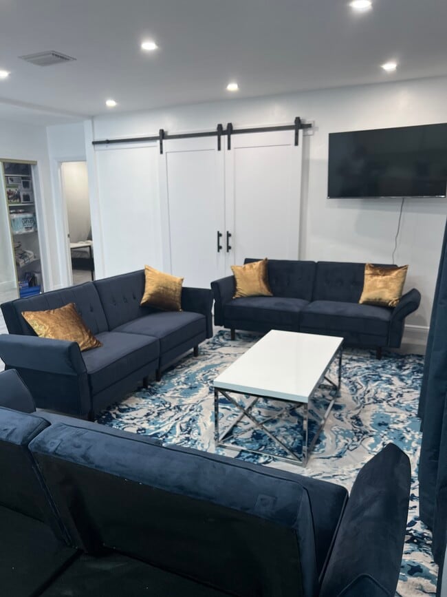 Photo - 501 NE 70th St Unit 1