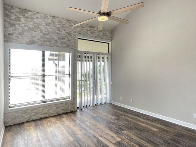 Photo - Two-Bedroom Condo for Rent in Winterset