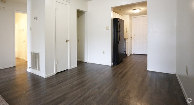2BR/1BA -825SF