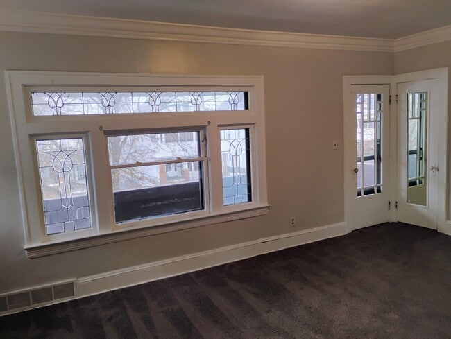 Photo - 1673 Victoria Ave Unit 2