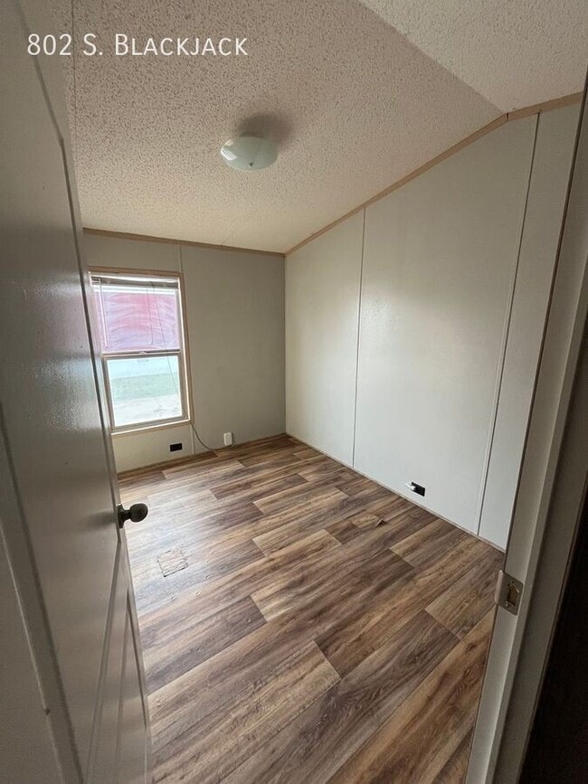 Photo - 802 S. Blackjack-