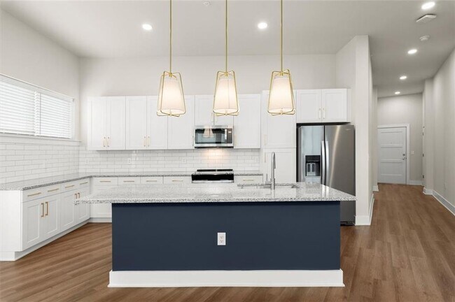 Photo - 2648 Sandy Plains Rd Unit 416