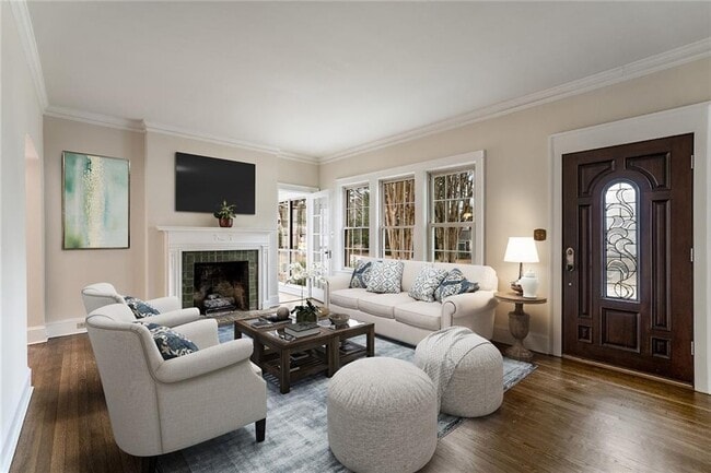 Photo - 2918 N Hills Dr NE