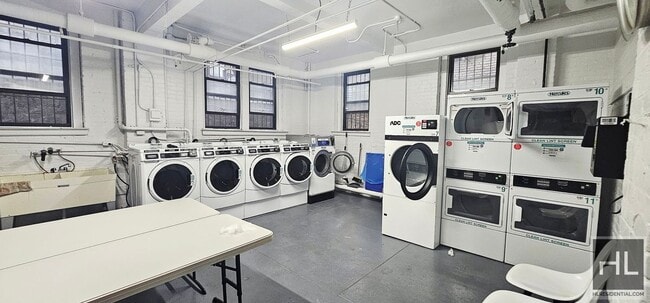 Photo - WEST 68 STREET Unidad 1B