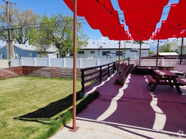 Building Photo - 4957 S 4055 W Rental
