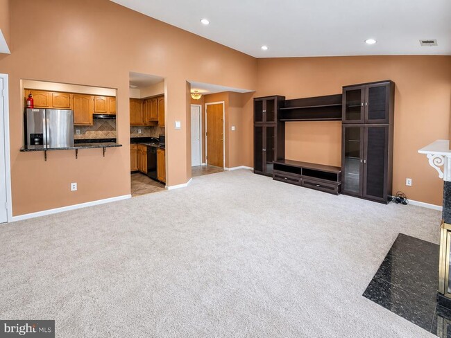 207 Salem Ct Unit 11