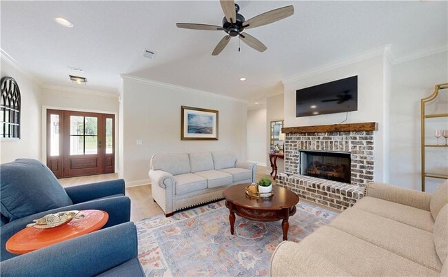 Photo - 585 Freedom Trail