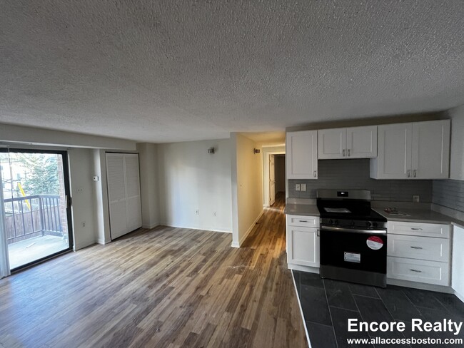 Building Photo - 5 Elmer St Unit 102