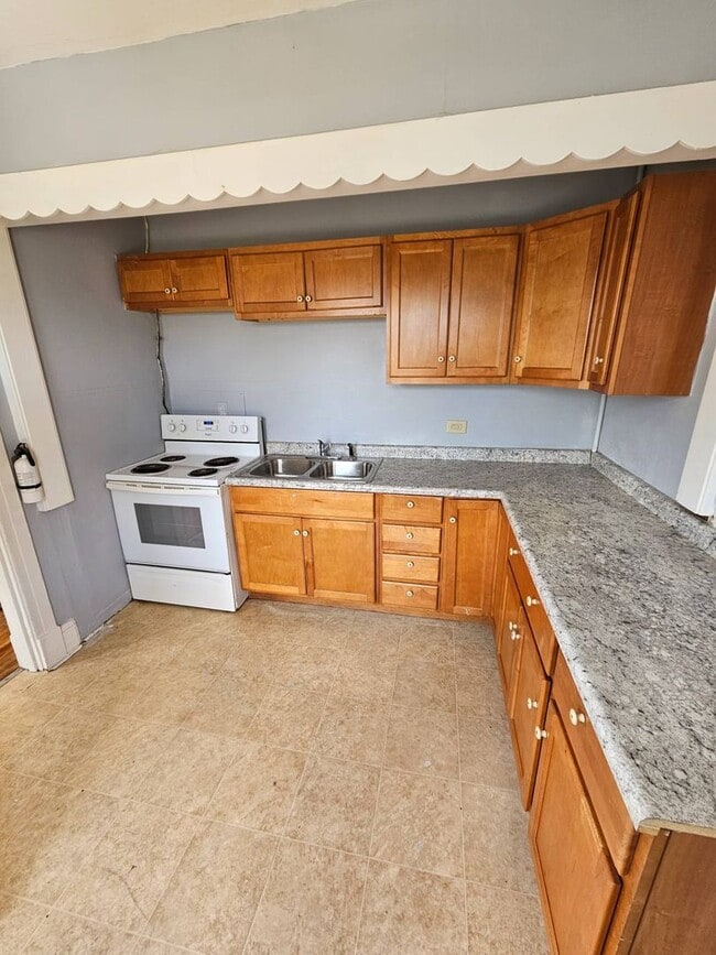 Photo - 119 N 3rd St Apartment Unit B