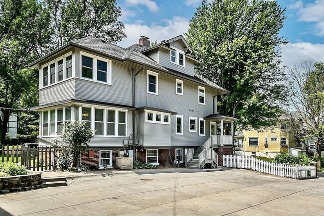Photo - Endure Group Rentals (4124 Davenport St.) Unit #2