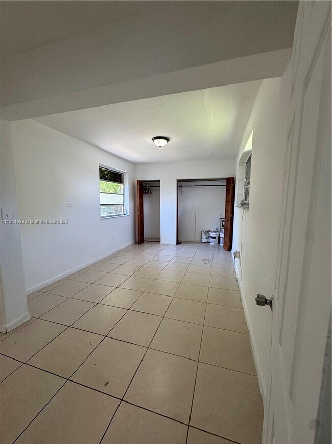 Photo - 100 NW 64th Ct