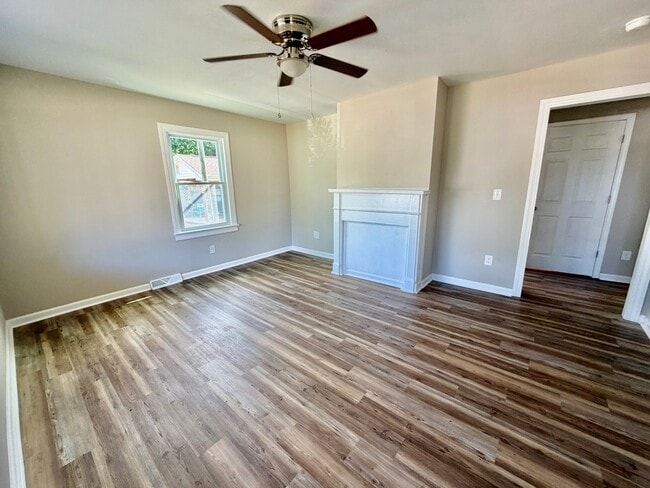 Photo - 203 Sunshine Ave
