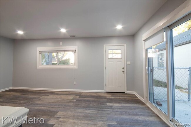 Photo - 22101 Ridgeway St