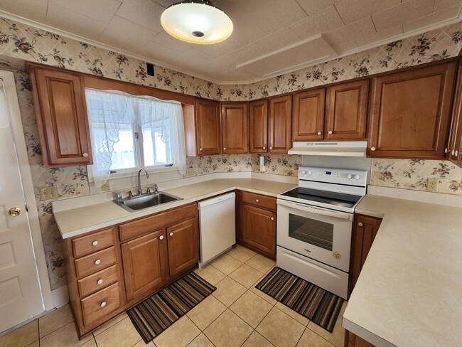 Photo - 1636 Philadelphia St