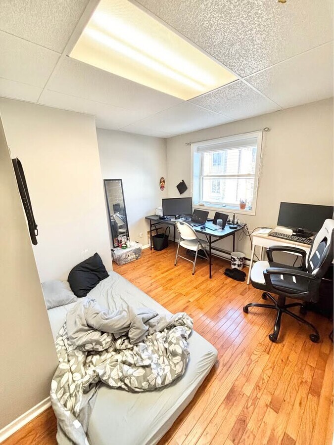 Photo - 538 Queen St Unit 1