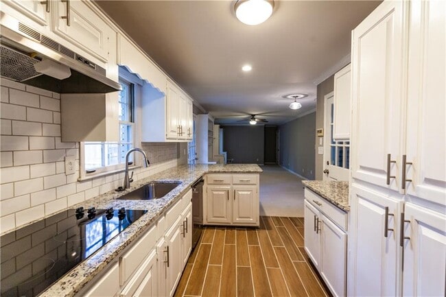 Photo - 2418 Sagamore Hills Dr